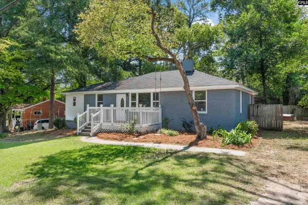 824 APACHE DR
