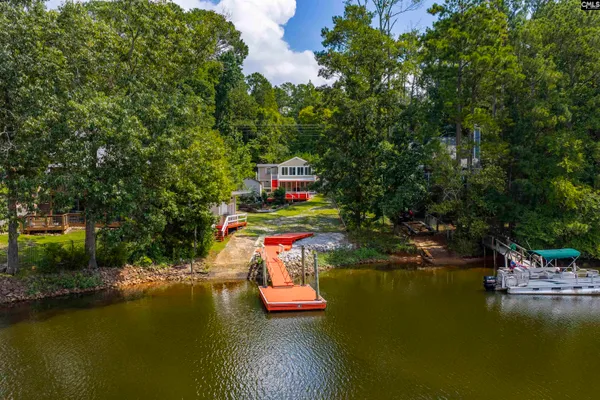 912 LAKEWOOD DR