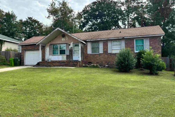 112 HARWOOD DR