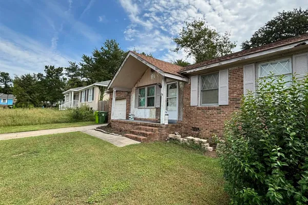 112 HARWOOD DR