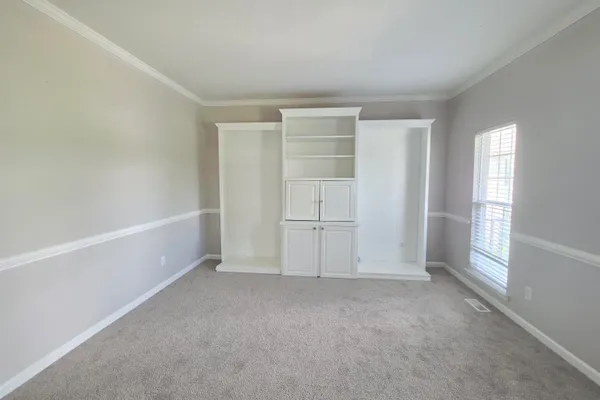 621 STAFFWOOD DR