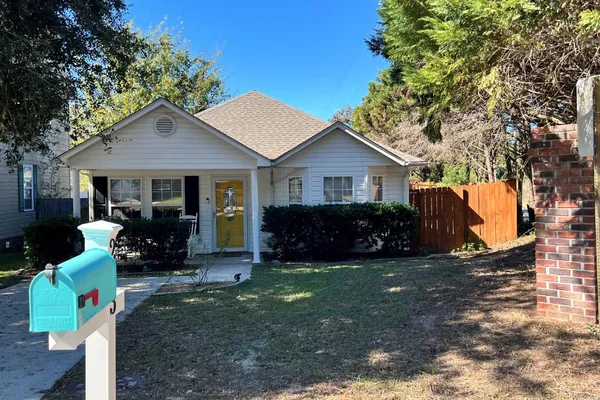 253 MONTCLAIRE CIR