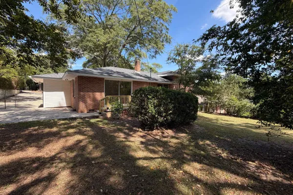 3022 LINDENWOOD DR