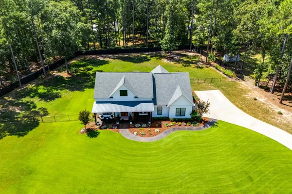 787 WHITE PINES DR