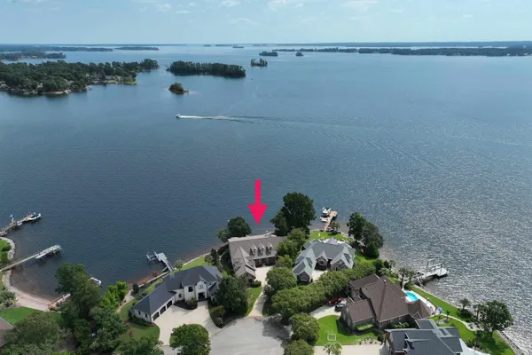 449 LAKE ESTATE DR