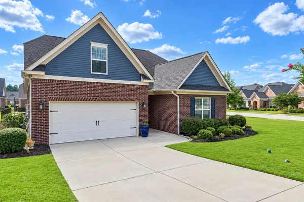 736 MILLPOINT WAY