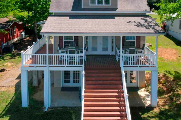 240 SALUDA WATERS PT