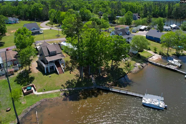240 SALUDA WATERS PT