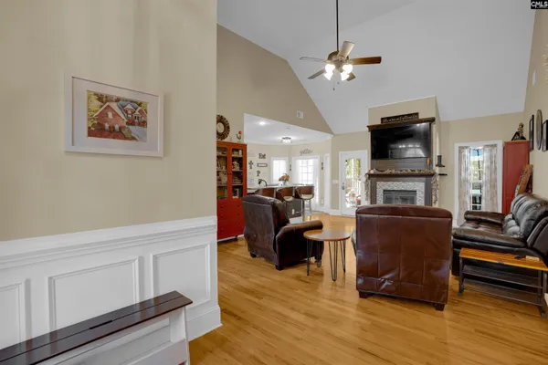 582 VILLAGE CHURCH DR