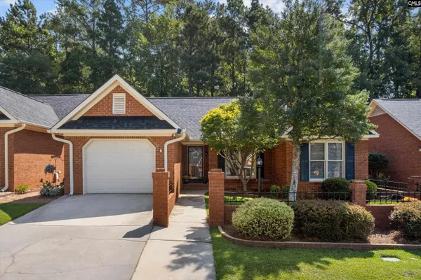 105 WANDERING BROOK RD
