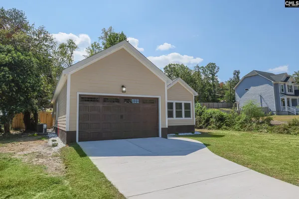 7800 CASTLETON LN
