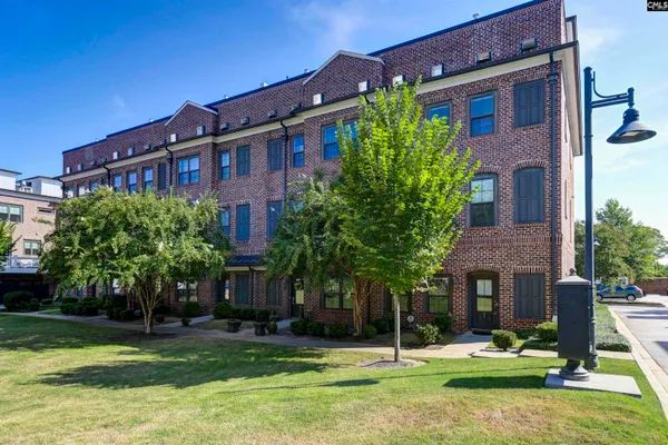 21 TOWNPARK CIR