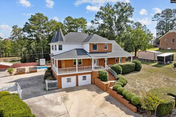 201 BRAMBLEWOOD CIR