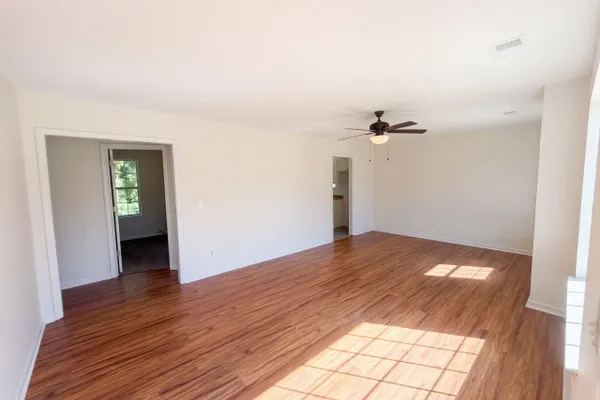 218 STONEWOOD DR