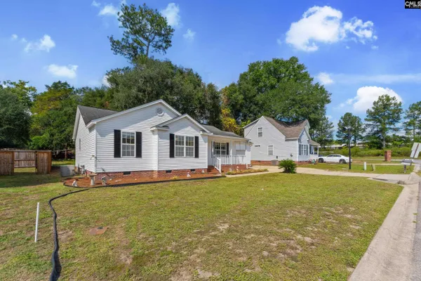 108 MONTCLAIRE CIR