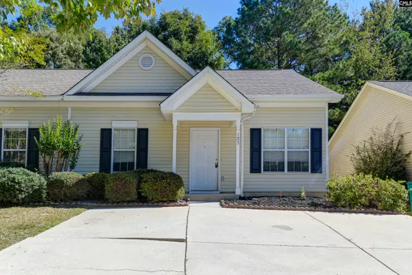 123 HUNTINGTON CIR