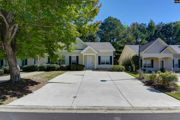 123 HUNTINGTON CIR