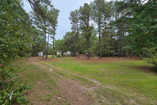 369 FOUR OAKS RD