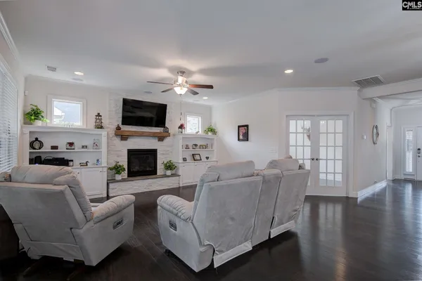 723 MILLPOINT WAY