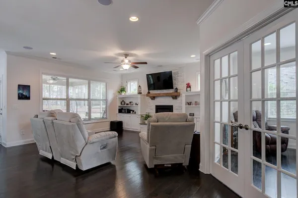 723 MILLPOINT WAY