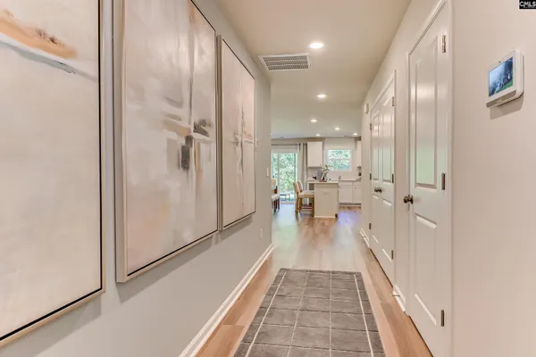 183 KINGFIELD DR