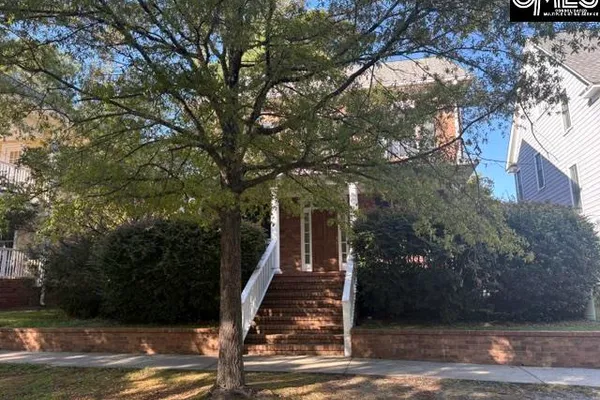 211 LAKE CAROLINA BLVD