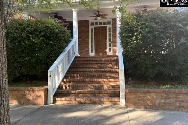 211 LAKE CAROLINA BLVD