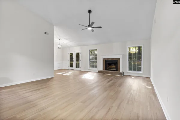 212 ELSTOW RD