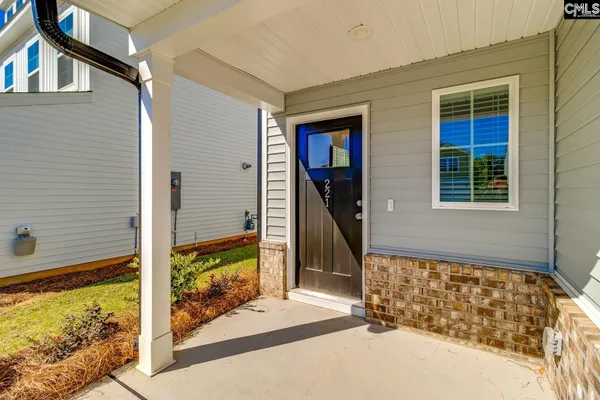 221 LAURINTON FARMS DR
