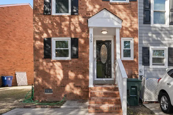 129 VILLAGE WALK