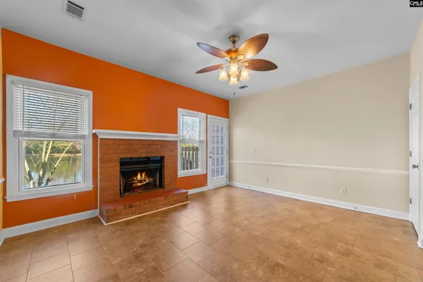 129 VILLAGE WALK