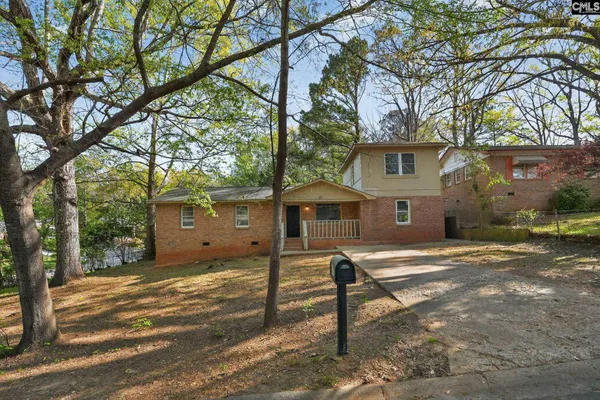 137 GREEN TREE DR