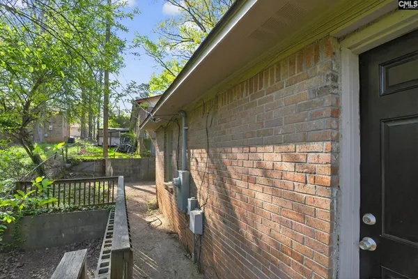 137 GREEN TREE DR