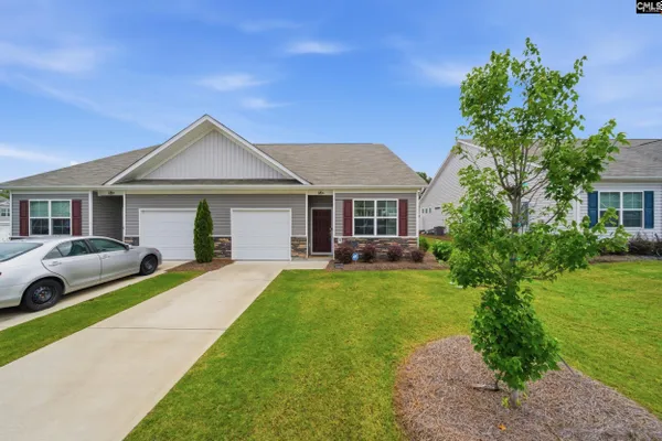 18A EDGEBROOK DR