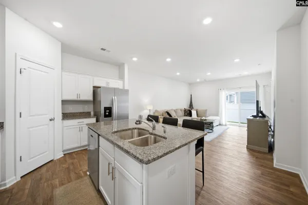 18A EDGEBROOK DR