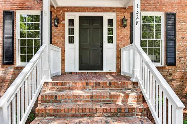 1328 COUNTRY SQUIRE DR