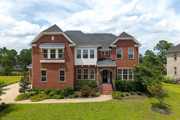 813 ROYAL OAK WAY DR