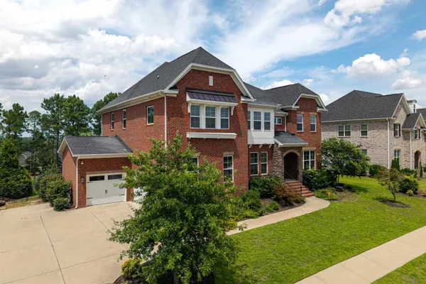 813 ROYAL OAK WAY DR