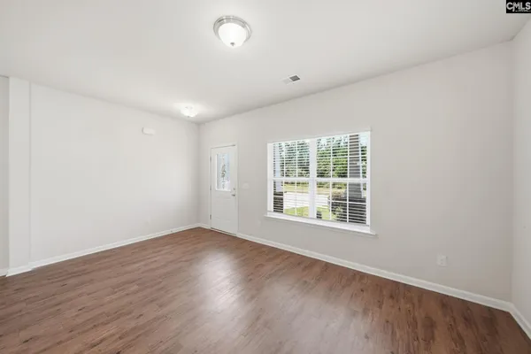 129 ESSO LN