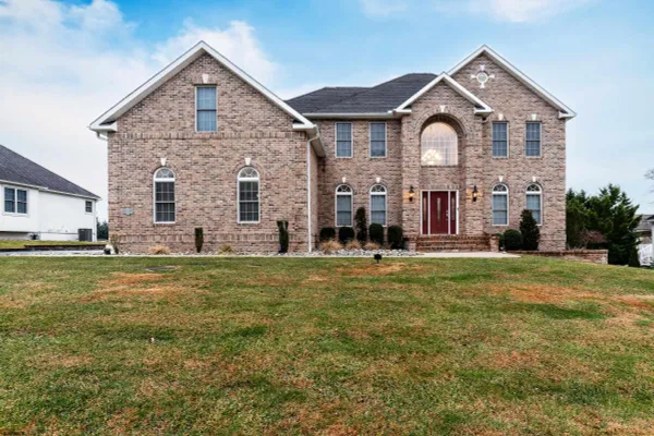1869 WHISPERING WOODS