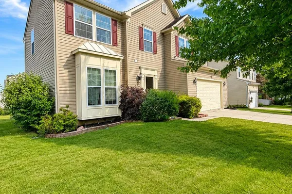 5 RENAISSANCE DR