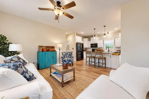 23 REDWOOD