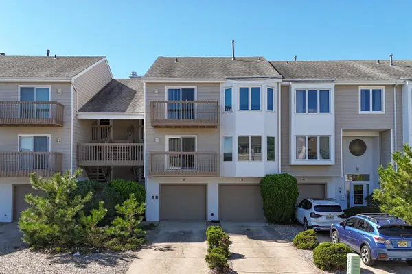 30 SURFSIDE 30