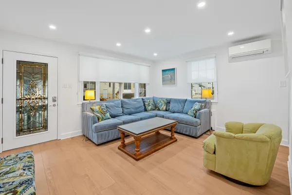 24 N EVERGREEN AVE
