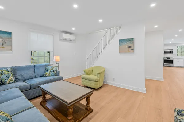 24 N EVERGREEN AVE