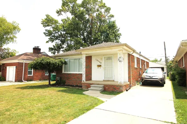 18098 OAK AVE