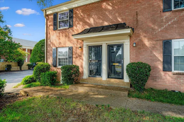 5696 QUINCE RD 1