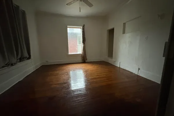 1637 LINDEN AVE