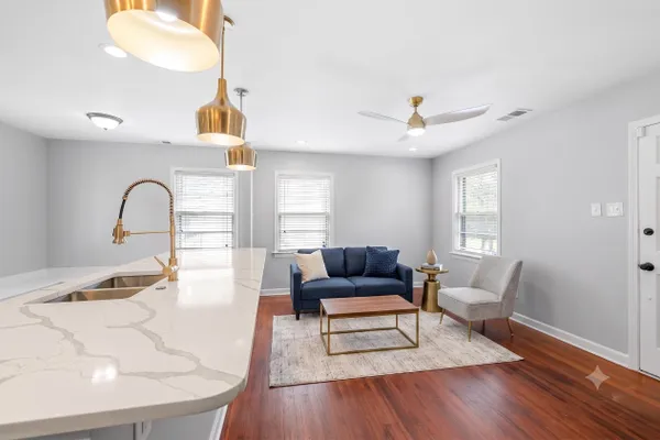 4926 MARIANNE LN