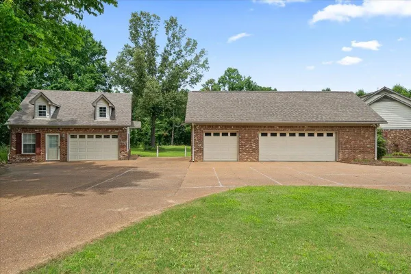 2890 RALEIGH-LAGRANGE DR